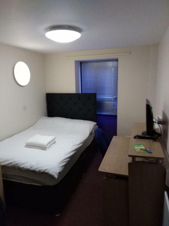 Trigg Hall Bradford  Extérieur photo